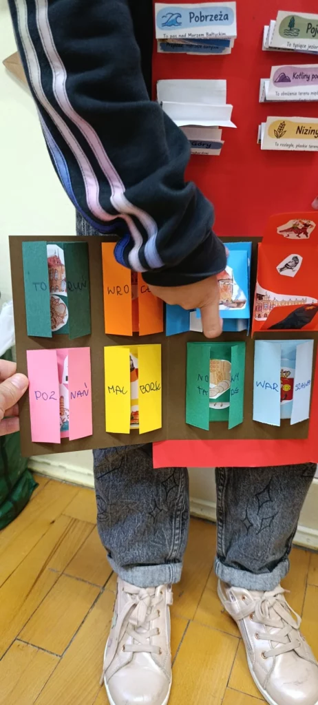 Zdjęcie 42 z 58 – Projekt Lapbook o Polsce w klasie 2 C