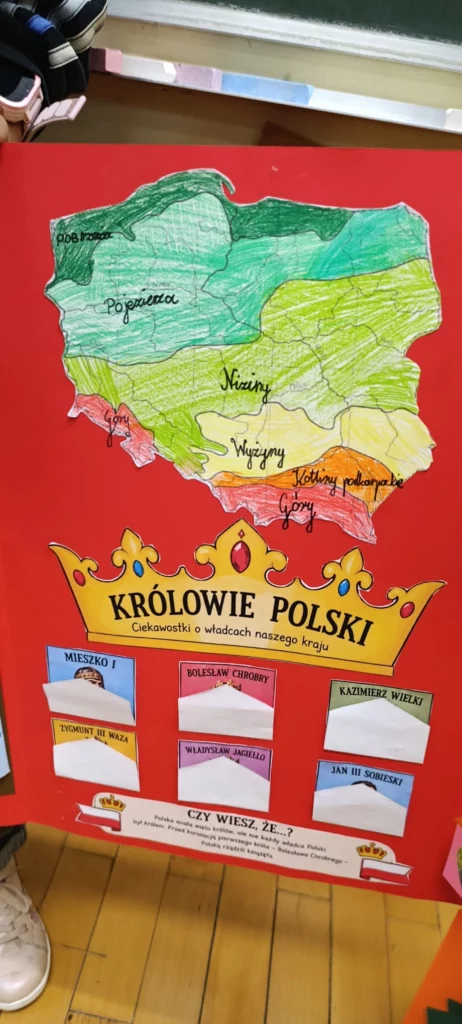 Zdjęcie 44 z 58 – Projekt Lapbook o Polsce w klasie 2 C