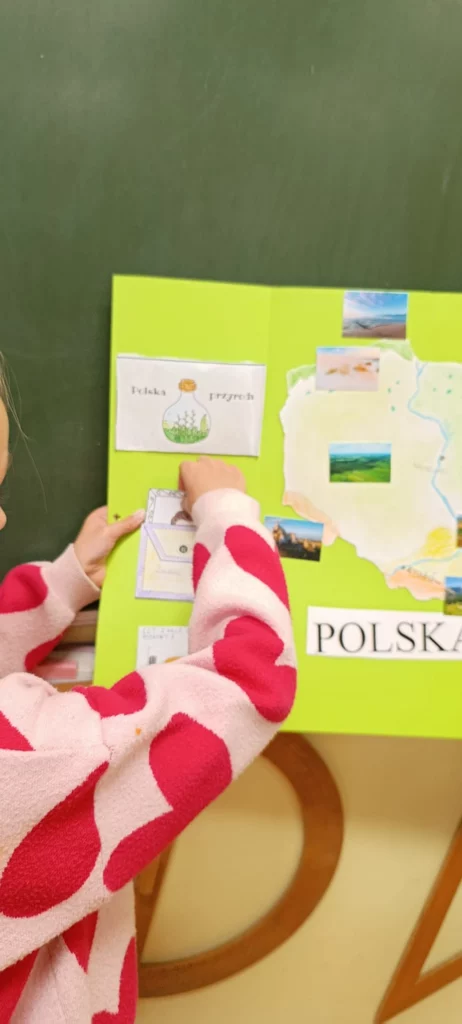 Zdjęcie 49 z 58 – Projekt Lapbook o Polsce w klasie 2 C