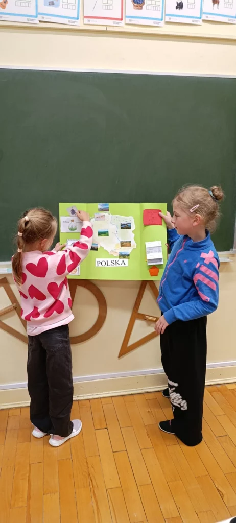 Zdjęcie 56 z 58 – Projekt Lapbook o Polsce w klasie 2 C
