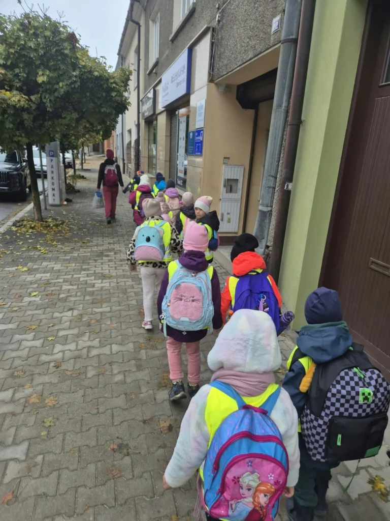Zdjęcie 6 z 11 – Wyjściu do Boru Kombinackiego klasy 1C
