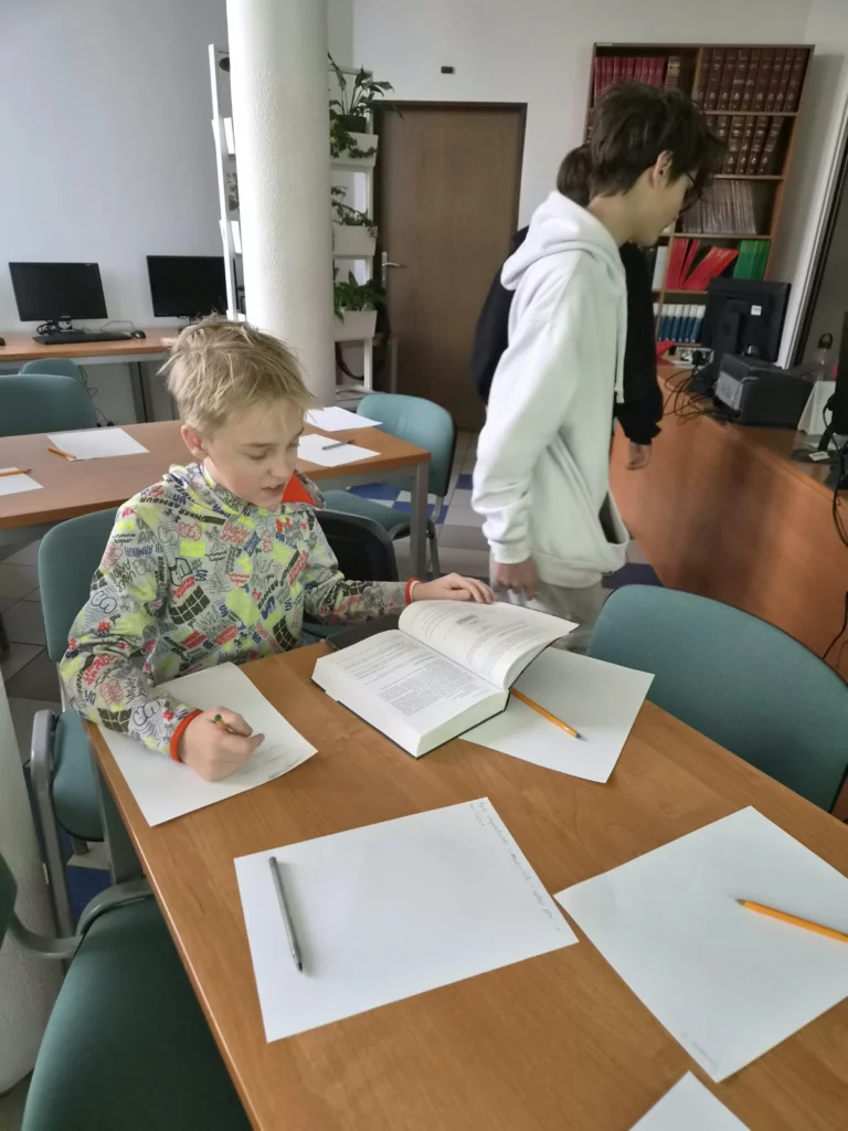 Zdjęcie 15 z 50 – Klasa 6a na XII Ogólnopolskiej Nocy Bibliotek w Nowym Targu