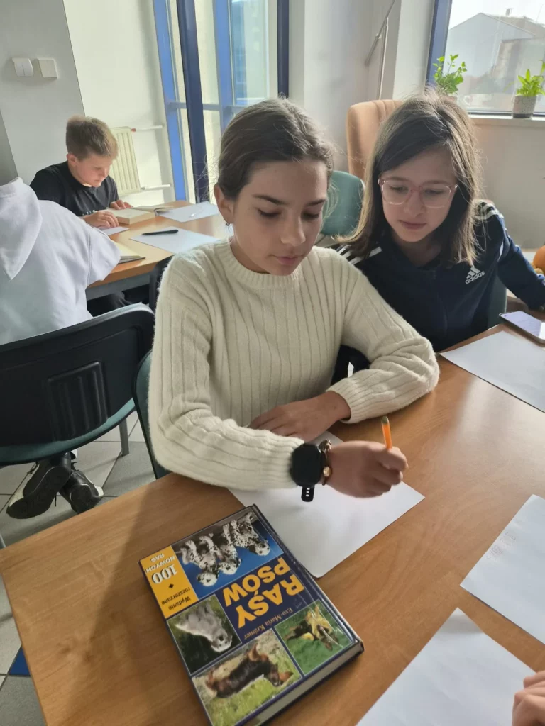 Zdjęcie 24 z 50 – Klasa 6a na XII Ogólnopolskiej Nocy Bibliotek w Nowym Targu