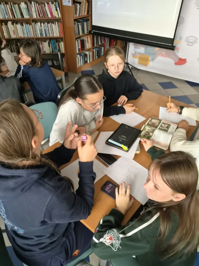 Zdjęcie 33 z 50 – Klasa 6a na XII Ogólnopolskiej Nocy Bibliotek w Nowym Targu