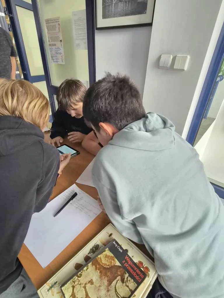 Zdjęcie 36 z 50 – Klasa 6a na XII Ogólnopolskiej Nocy Bibliotek w Nowym Targu