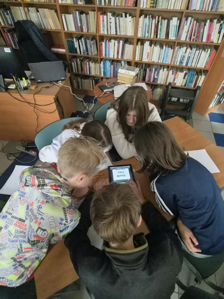 Zdjęcie 37 z 50 – Klasa 6a na XII Ogólnopolskiej Nocy Bibliotek w Nowym Targu