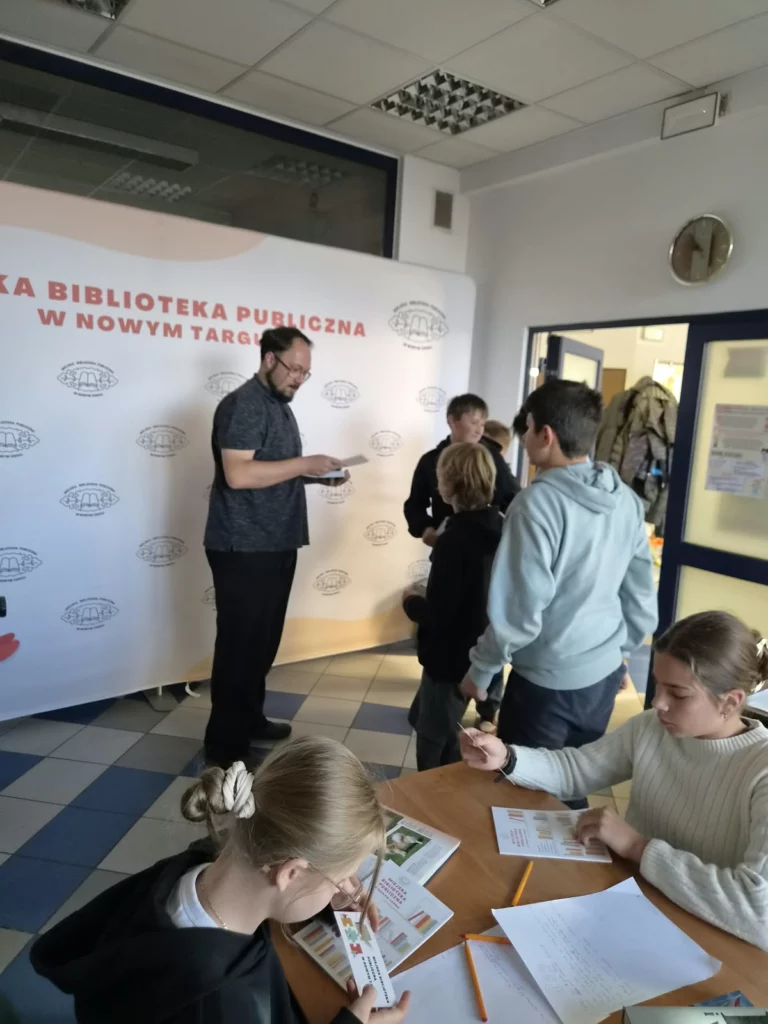 Zdjęcie 48 z 50 – Klasa 6a na XII Ogólnopolskiej Nocy Bibliotek w Nowym Targu