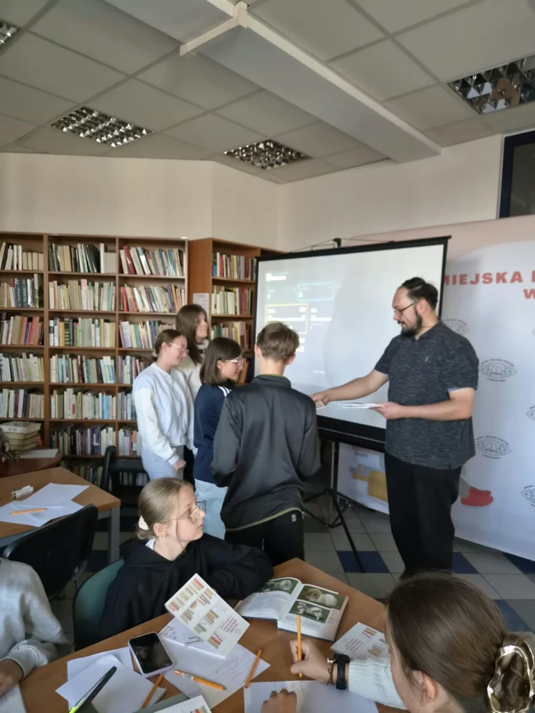 Zdjęcie 49 z 50 – Klasa 6a na XII Ogólnopolskiej Nocy Bibliotek w Nowym Targu