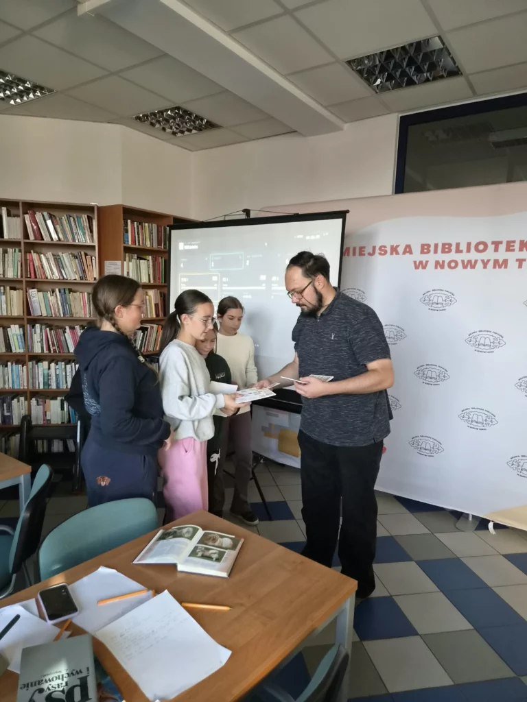 Zdjęcie 50 z 50 – Klasa 6a na XII Ogólnopolskiej Nocy Bibliotek w Nowym Targu