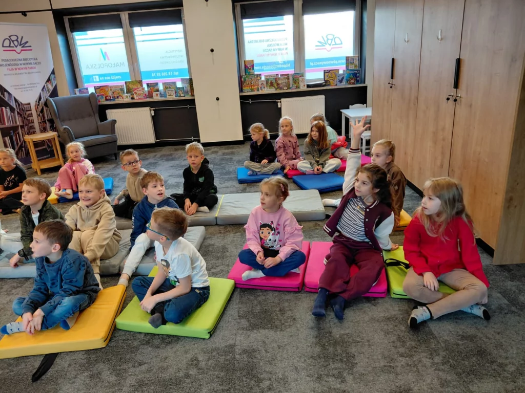 Zdjęcie 12 z 13 – „Photon i Kraina Emocji” – wyjątkowa lekcja w Bibliotece Pedagogicznej