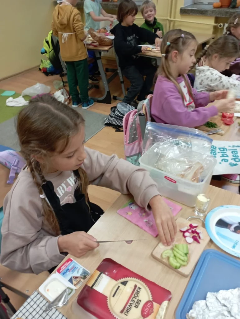 Zdjęcie 8 z 24 – Zdrowe śniadanie w klasie 1A