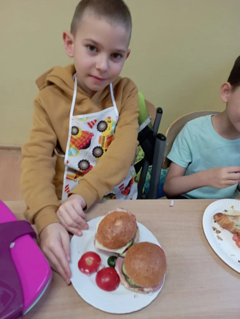 Zdjęcie 23 z 24 – Zdrowe śniadanie w klasie 1A