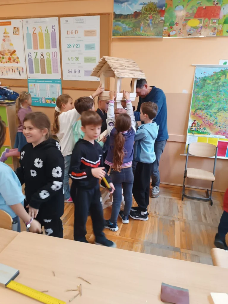 Zdjęcie 6 z 29 – Wyjątkowe zajęcia praktyczne w klasie 2B