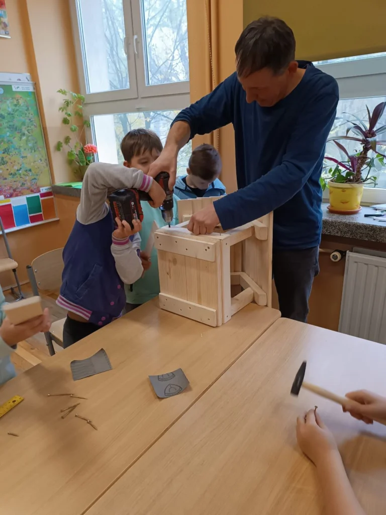 Zdjęcie 11 z 29 – Wyjątkowe zajęcia praktyczne w klasie 2B