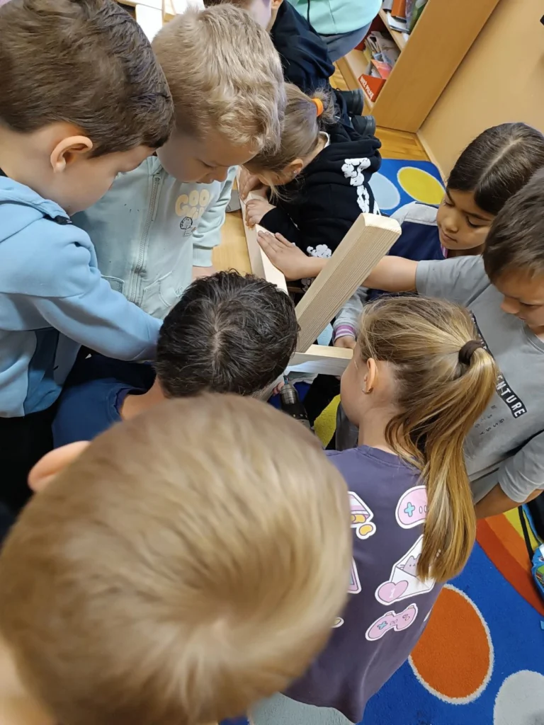 Zdjęcie 19 z 29 – Wyjątkowe zajęcia praktyczne w klasie 2B
