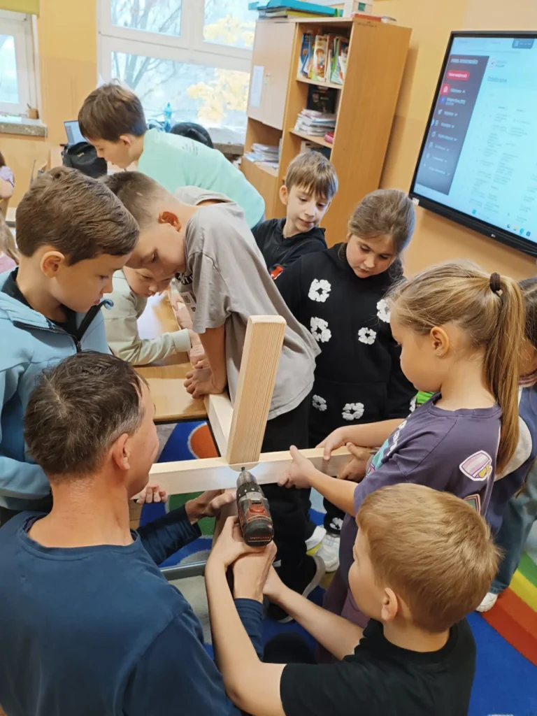 Zdjęcie 21 z 29 – Wyjątkowe zajęcia praktyczne w klasie 2B