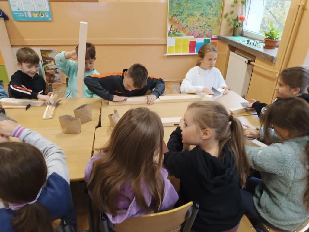 Zdjęcie 27 z 29 – Wyjątkowe zajęcia praktyczne w klasie 2B