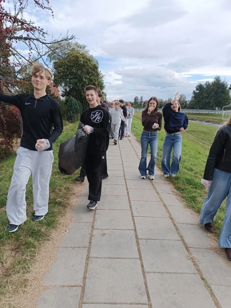 Zdjęcie 10 z 30 – Podsumowanie akcji „Sprzątanie Świata”